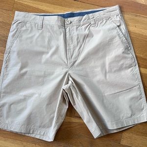 Men’s Khaki Columbia Shorts